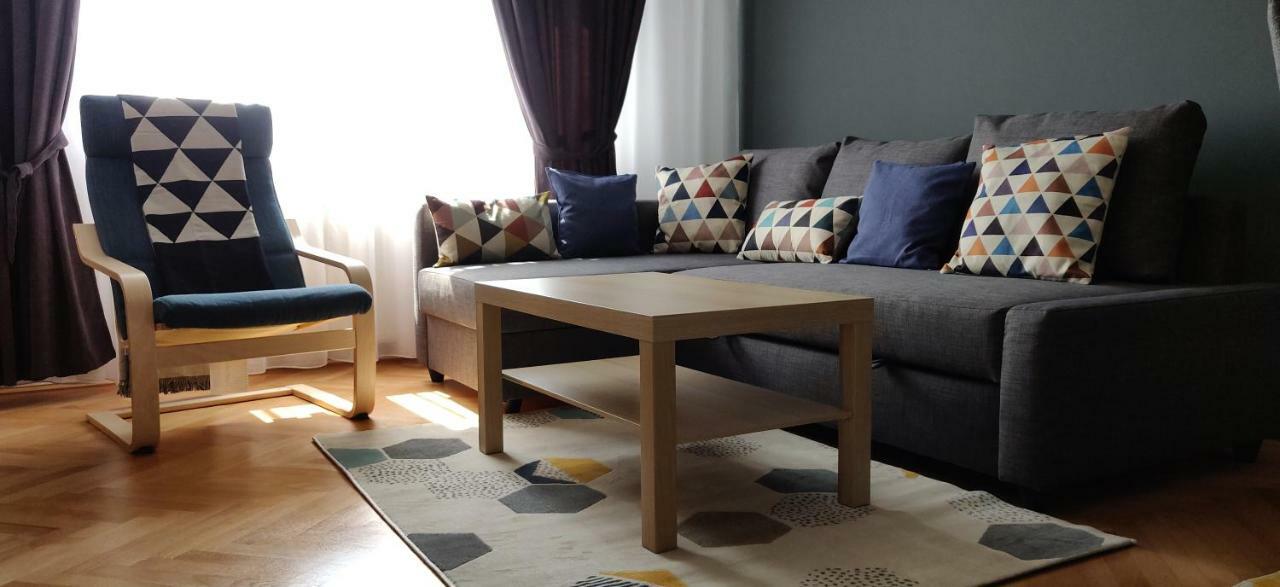 Modern And Cozy Apartment Pitesti Ngoại thất bức ảnh